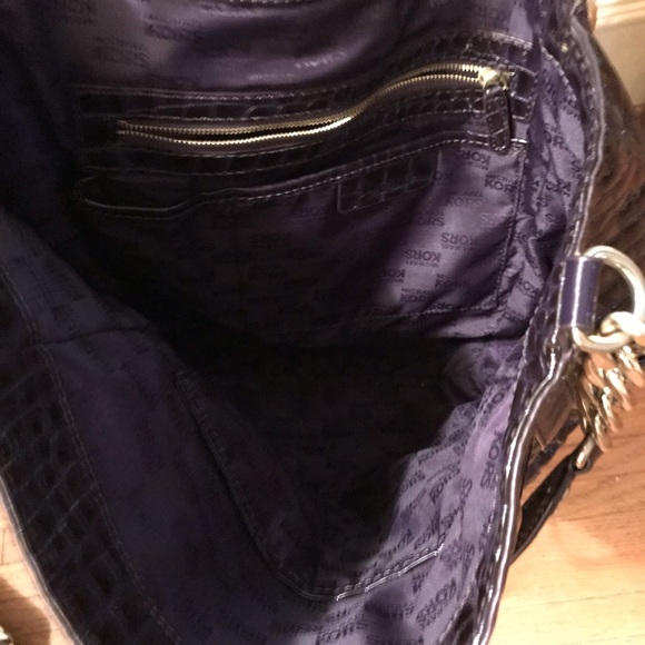 Micheal Kors Tote - Picture 3 of 4